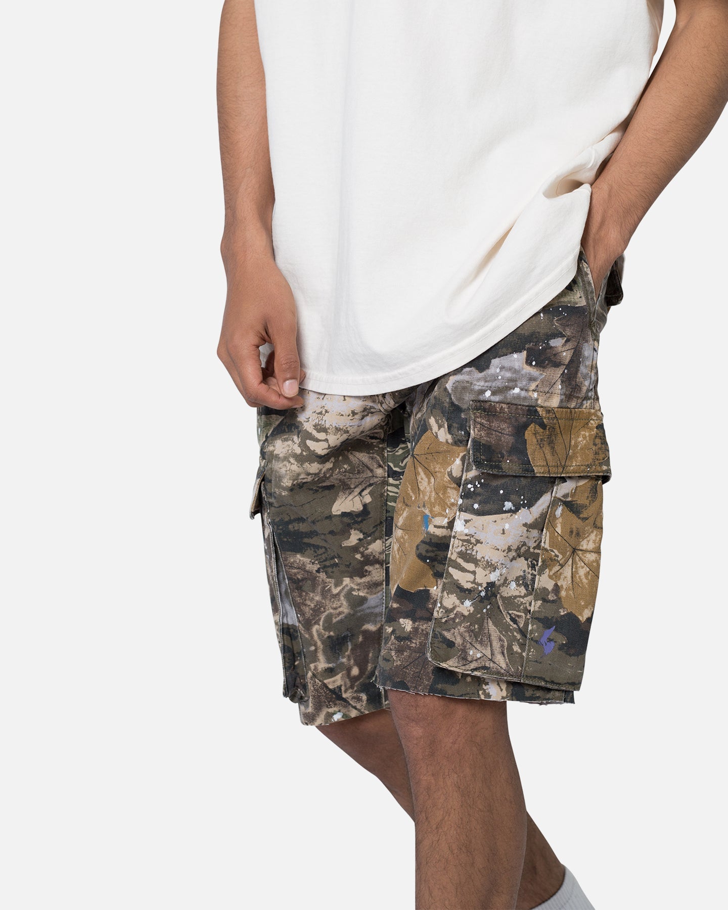 PANELED CARGO SHORTS