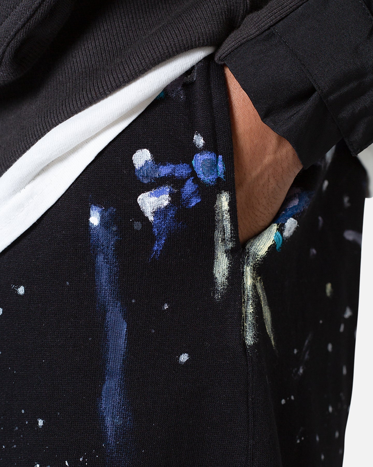 MNML Contrast Paneled Sweatshorts Black