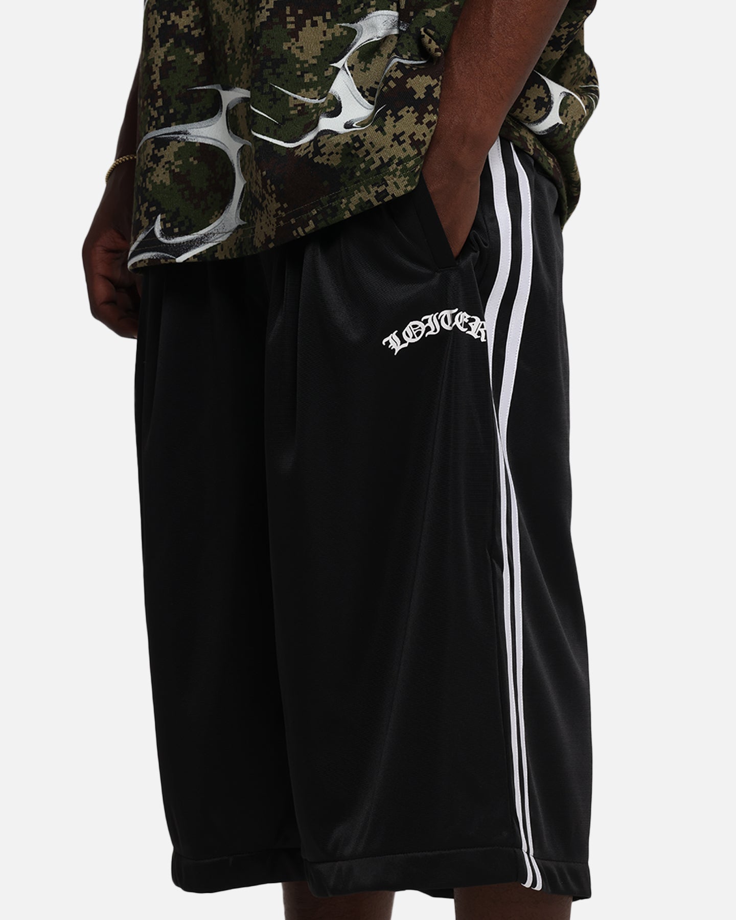 Loiter Track 3 Quarter Shorts Black