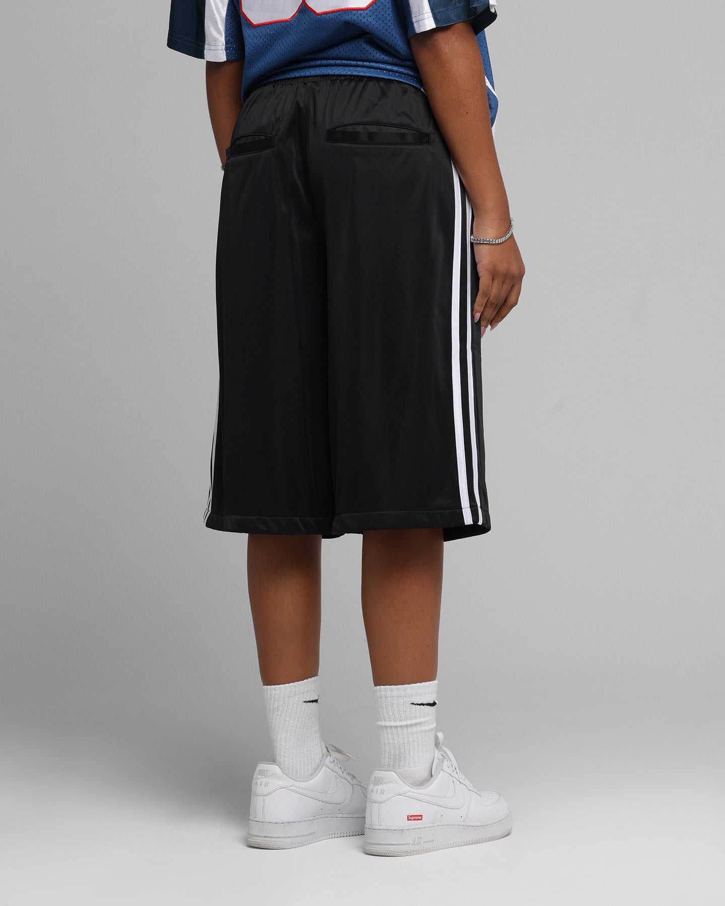 Loiter Track 3 Quarter Shorts Black