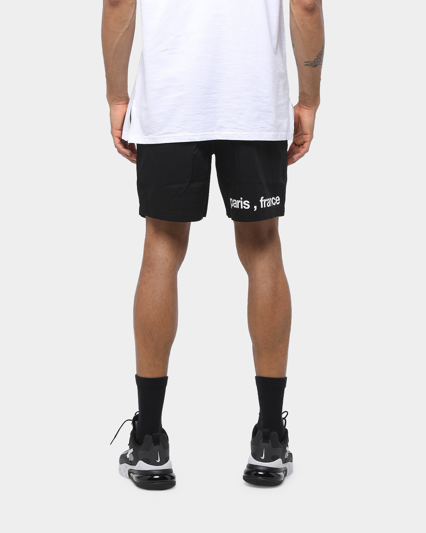 Carré Informed Essentiel Short Black