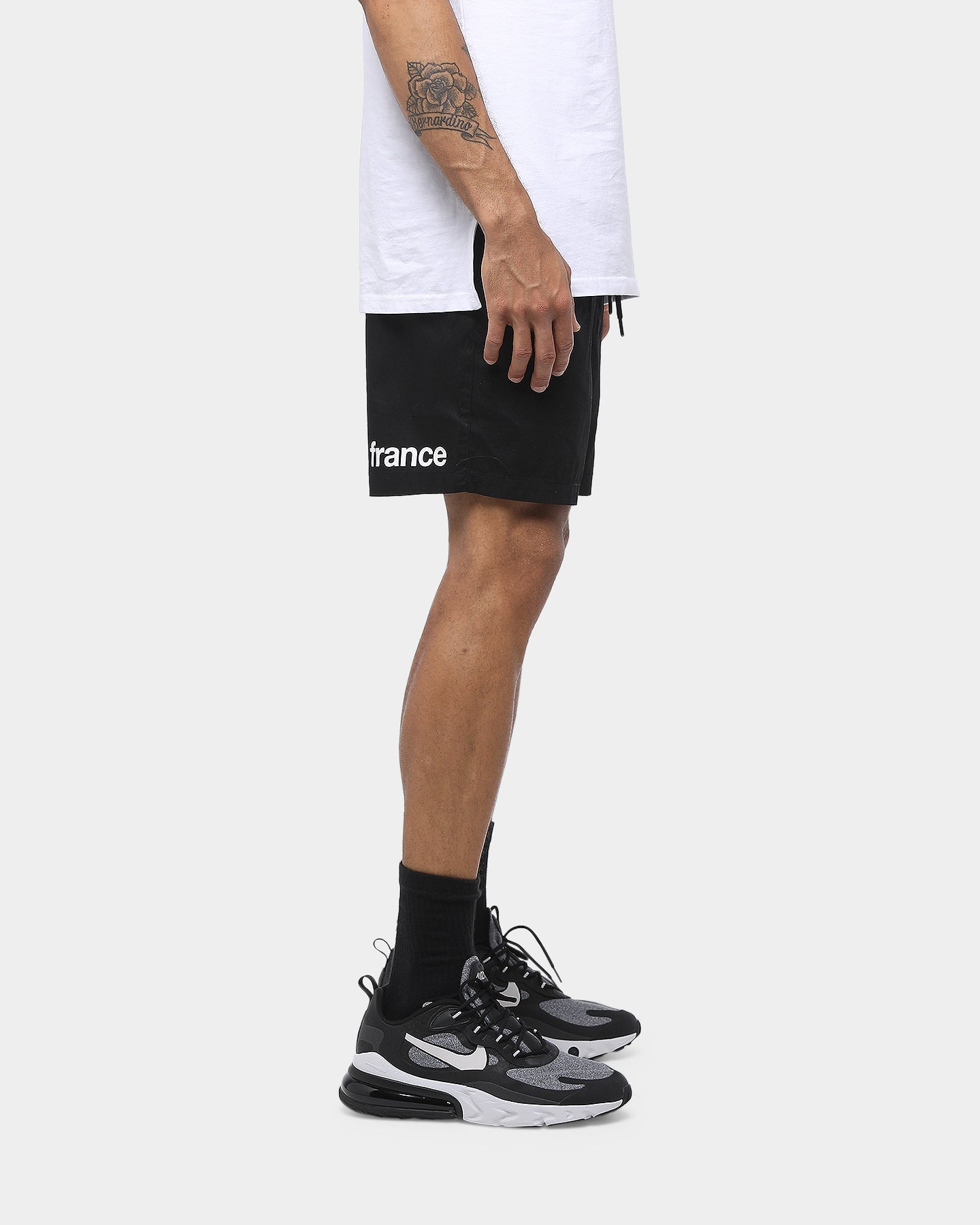 Carré Informed Essentiel Short Black