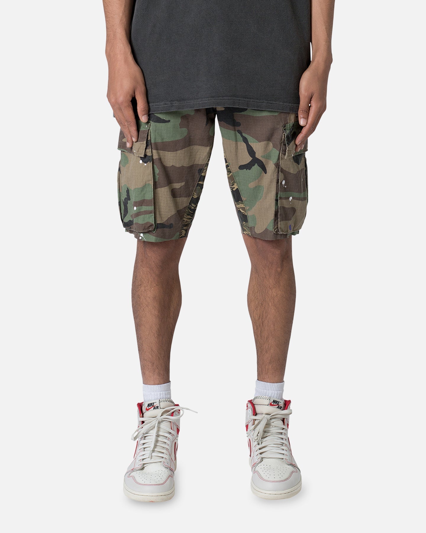 PANELED CARGO SHORTS