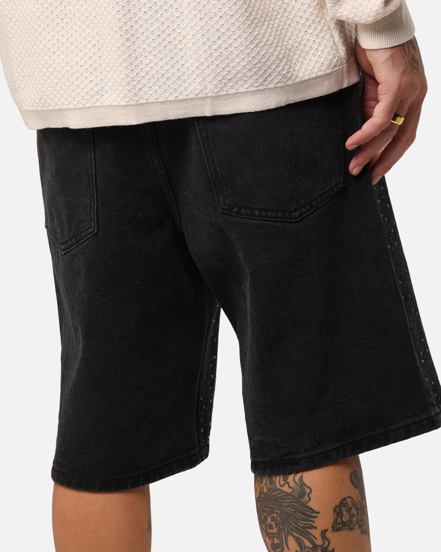 XXIII Diamond Buckle Back Jorts Black