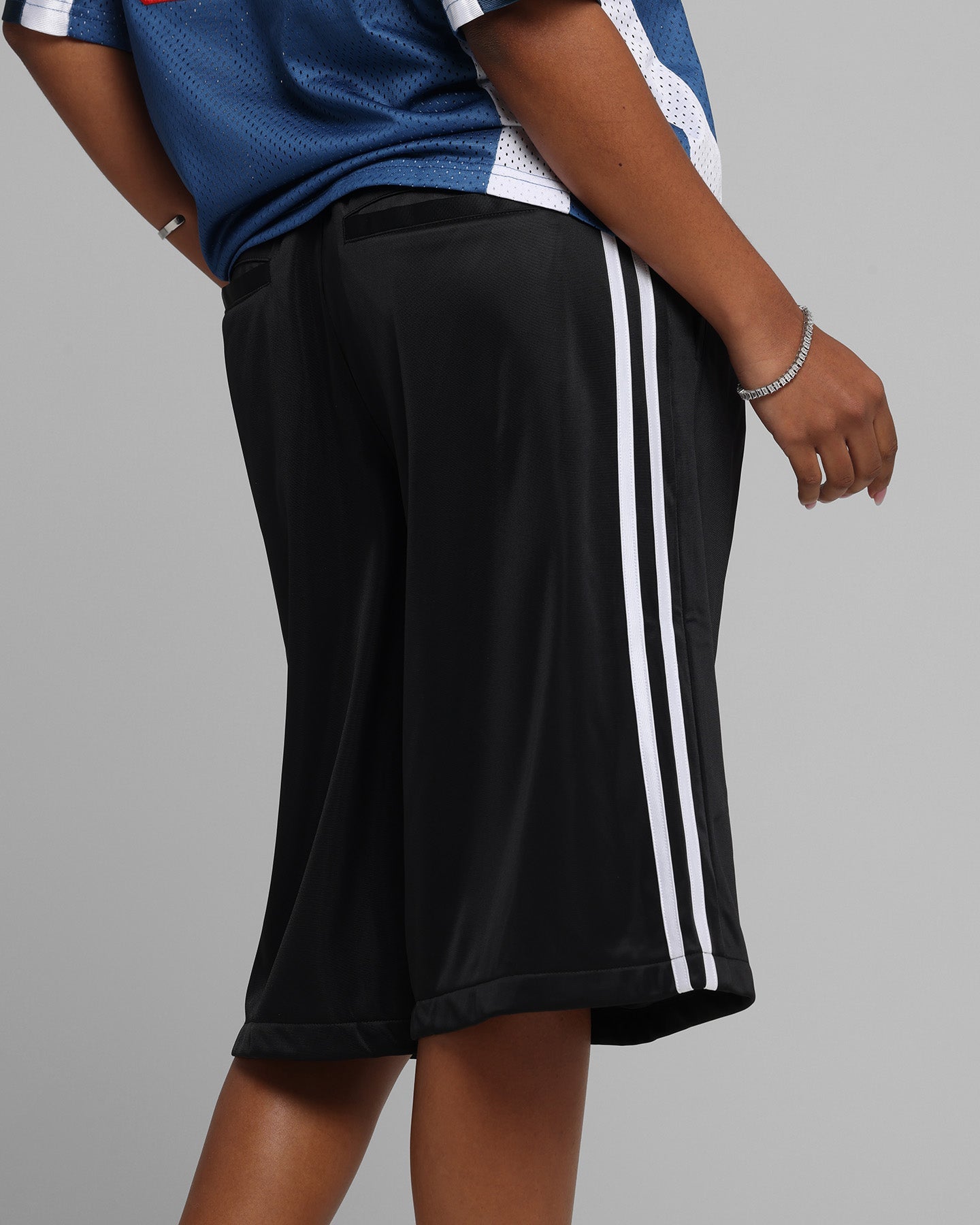 Loiter Track 3 Quarter Shorts Black