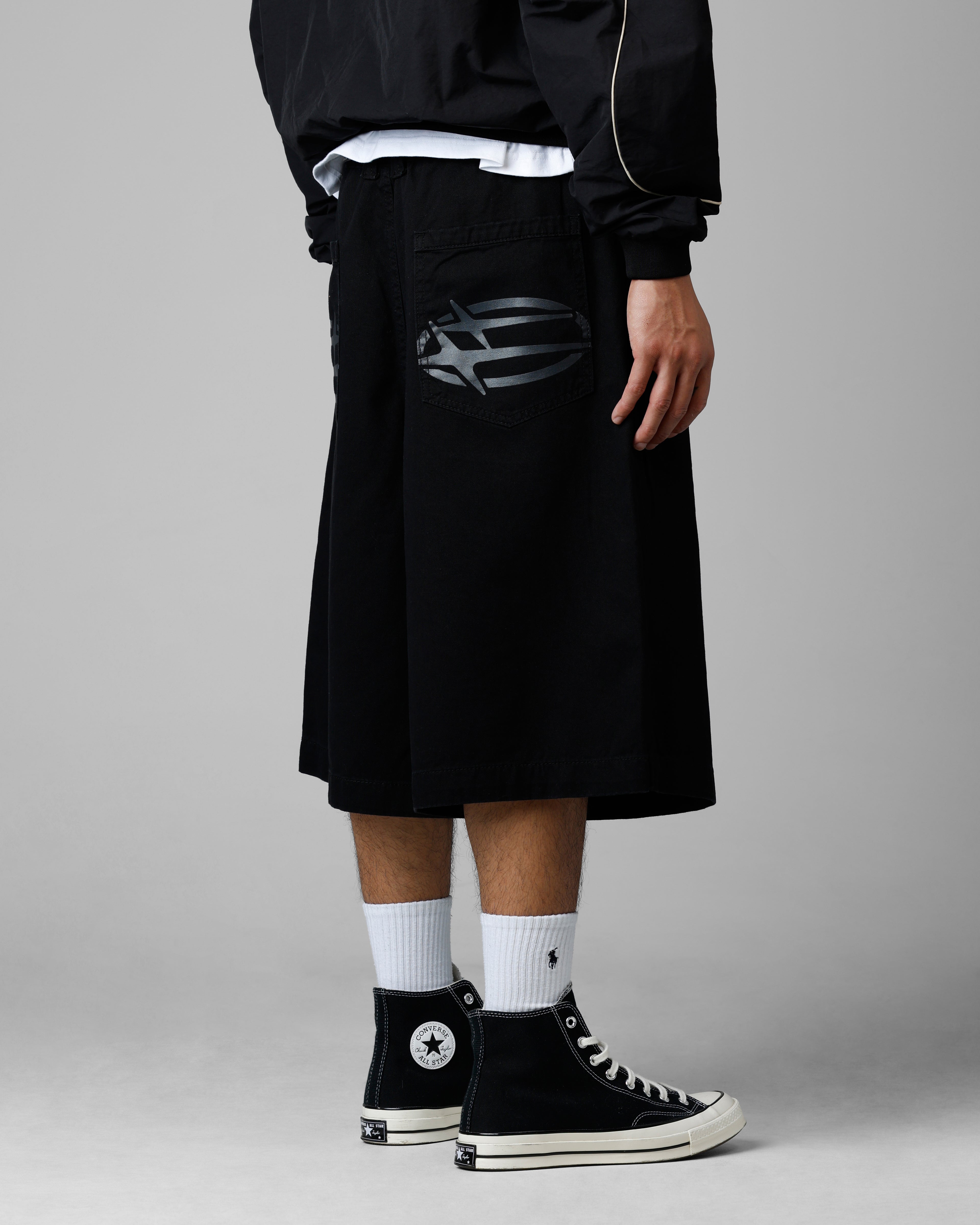 Loiter 3 Quarter Shorts Black