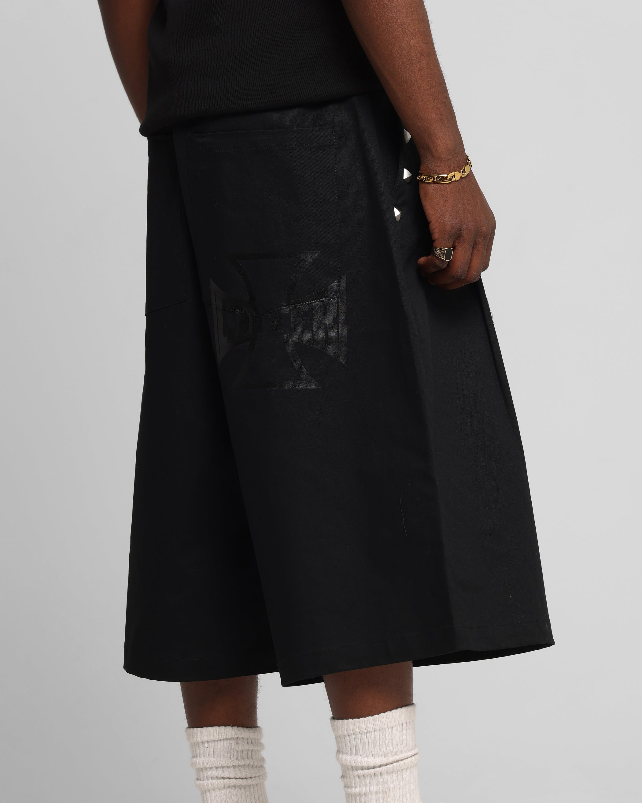 Loiter Chopper Baggy Shorts Black