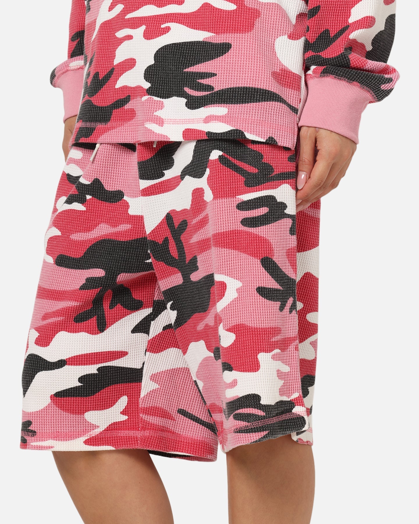 XXIII Printed Thermal Shorts Pink Camo