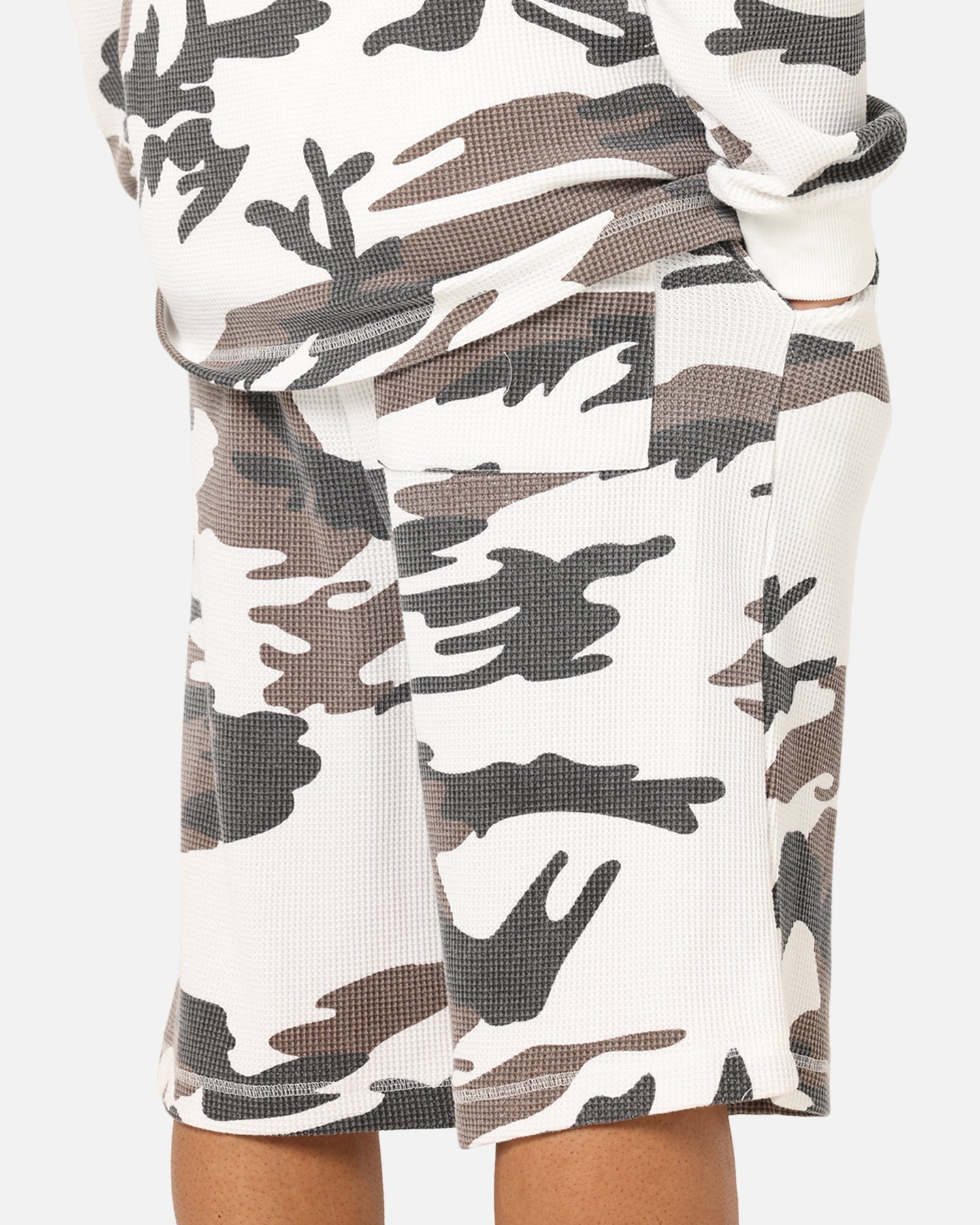 XXIII Printed Thermal Shorts Snow Camo