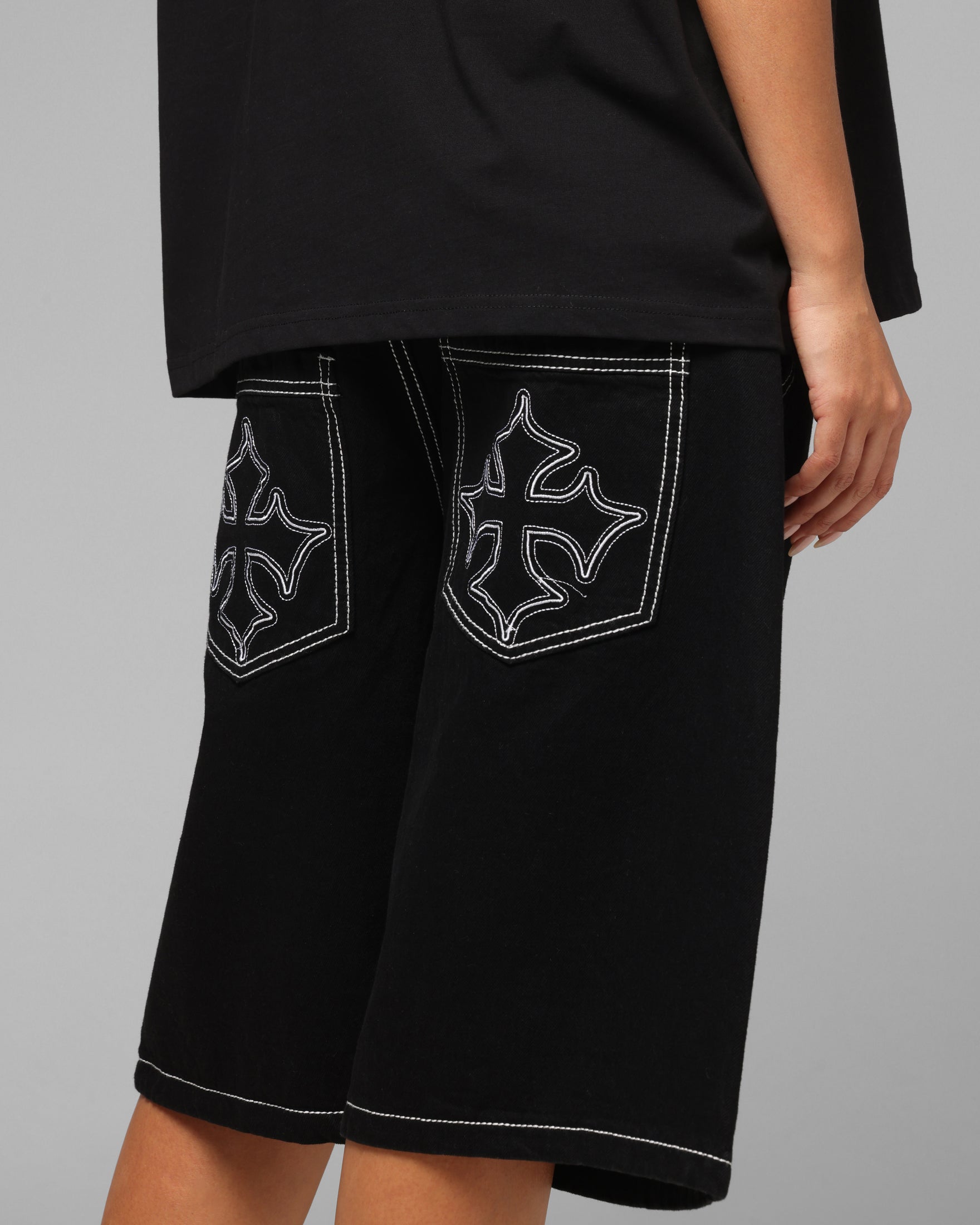 Loiter Biker Jorts Black